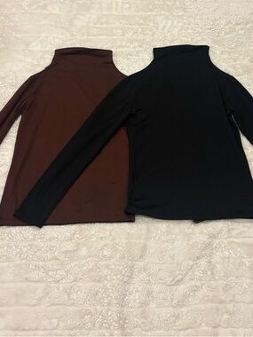 Set of 2 Long Sleeve Turtlenecks - Black & Chocolate Brown - Size Small